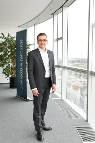 Der auf Consumer & Retailunternehmen spezialisierte Managementberater Andreas Unruhe von Horvath & Partners war am 8. März zu Gast in Wien und präzisierte die Auswirkungen der Digitalisierung und Automatisierung auf Handel und Konsum.