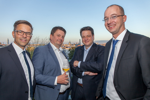 Über den Dächern Wiens feierte die international tätige Managementberatung Horváth & Partners am Donnerstag abend das 25-jährige Bestehen ihres Wien-Büros.  