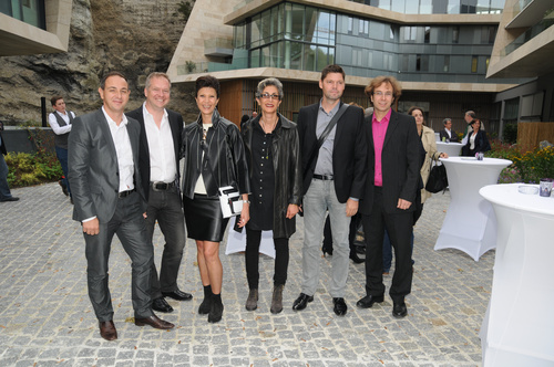  24.9.2014, Architektinnen Gisue und Mojgan Hariri mit Gästen, Abschlußfest Bauvorhaben Sternbrauerei Riedenburg, Salzburg