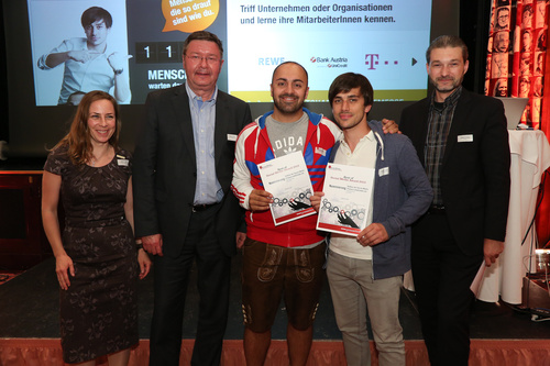 Die Best of Social Media Awards 2013 wurden am 26. Juni auf der Social Media Convention in Wien vergeben. Im Bild:  
Award-Nominierte Ali Mahlodji und Stefan Patak (watchado.net) mit Maren Fick, Anton Jenzer (DMVÖ) und Robert Hanke (PRVA).