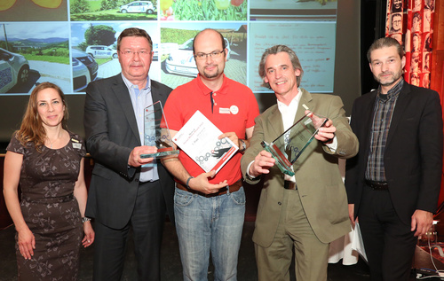 Die Best of Social Media Awards 2013 wurden am 26. Juni auf der Social Media Convention in Wien vergeben. Im Bild: Maren Fick, Anton Jenzer (DMVÖ), SoMe Award-Gewinner Robert Kasapis (holzhuber impaction), Wilfried Seywald (pressetext) und Robert Hanke (PRVA).
