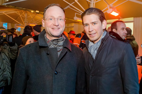 Aussenminister Sebastian Kurz lud zum Punsch & Maroni Advent-Abend ein.