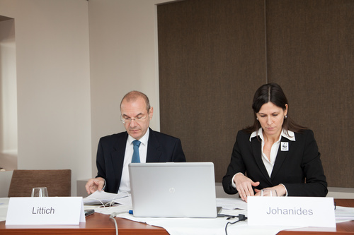Foto: Dr. Wolfram Littich, Vorstandsvorsitzender der Allianz Gruppe in Österreich. Andrea Johanides, Geschäftsführerein WWF Österreich, 
Das WWF-Modell für nachhaltige Investments hat nach einem Jahr die Feuerprobe bestanden. 