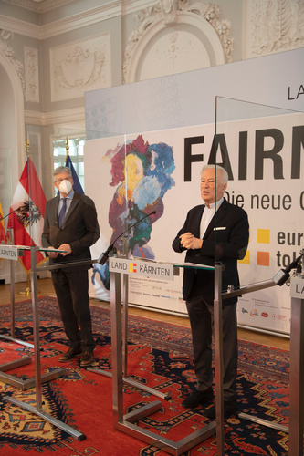 LH Peter Kaiser und der Präsident des Kuratoriums Hannes Swoboda bei der Vorstellung des Programmes der Europäischen Toleranzgespräche 2021 in Klagenfurt.