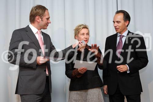 (C) fotodienst/Anna Rauchenberger - Wien, 17.11.2008 - Henkel Central Eastern Europe: Preisverleihung des HENKEL ART.AWARD. 2008. FOTO v.l.: Paul Kraker (Moderator, ORF), Mag. Jutta Pichler (Direktorin, Karikaturmuseum Krems), Mag. Günter Thumser (Präsident, Henkel Central Eastern Europe)