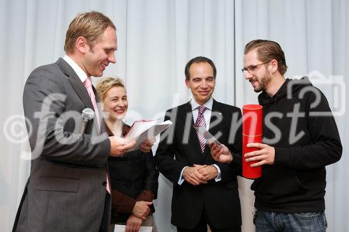 (C) fotodienst/Anna Rauchenberger - Wien, 17.11.2008 - Henkel Central Eastern Europe: Preisverleihung des HENKEL ART.AWARD. 2008. FOTO v.l.: Paul Kraker (Moderator, ORF), Mag. Jutta Pichler (Direktorin, Karikaturmuseum Krems), Mag. Günter Thumser (Präsident, Henkel Central Eastern Europe), Andreas Heller (Preisträger Henkel Art.Award. Förderpreis für österreichische Künstler in der Kategorie 'Künstlerische Zeichnung')