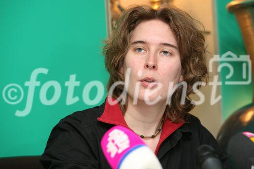 (C) fotodienst/Anna Rauchenberger - Wien, 18.11.2008 - Die österreichische Vereinigung für Supervision ÖVS, und die Gewerkschaft der Privatangestellten, Druck, Journalismus, Papier, GPA-djp, stellten die Burnoutpräventions-Uhr vor. FOTO: Selma Schacht (Bundesvorsitzende der Interessensgemeinschaft work@social, GPA-djp)