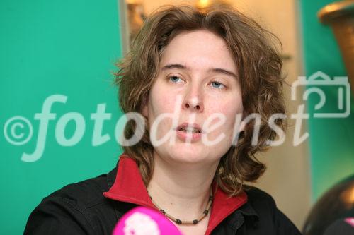 (C) fotodienst/Anna Rauchenberger - Wien, 18.11.2008 - Die österreichische Vereinigung für Supervision ÖVS, und die Gewerkschaft der Privatangestellten, Druck, Journalismus, Papier, GPA-djp, stellten die Burnoutpräventions-Uhr vor. FOTO: Selma Schacht (Bundesvorsitzende der Interessensgemeinschaft work@social, GPA-djp)