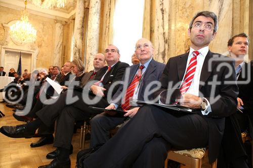 (C) fotodienst/Anna Rauchenberger - Wien, 13.11.2008 - 3. Forum Zukunft Der Arbeit: Trotz wirtschaftlich herausfordernder Zeiten bleibt der Fachkräftemangel in Österreich akut. Beim 3. Forum Zukunft der Arbeit diskutieren ExpertInnen, warum Zuwanderung ein Gewinn ist und wie sie zukünftig gesteuert werden sollte.