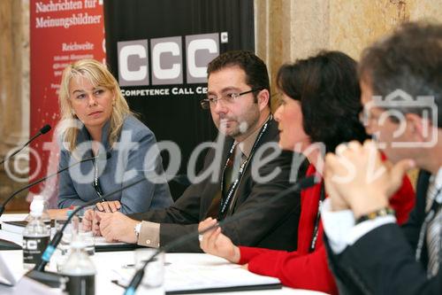 (C) fotodienst/Anna Rauchenberger - Wien, 13.11.2008 - 3. Forum Zukunft Der Arbeit: Trotz wirtschaftlich herausfordernder Zeiten bleibt der Fachkräftemangel in Österreich akut. Beim 3. Forum Zukunft der Arbeit diskutieren ExpertInnen, warum Zuwanderung ein Gewinn ist und wie sie zukünftig gesteuert werden sollte. FOTO v.l.: Univ.-Prof. DI Dr. Edeltraud Hanappi-Egger (WU Wien), Dr. Thomas Liebig (Division für Internationale Migration des Arbeitsmarktdirektorats der OECD), Zohreh Ali-Pahlavani (AK Wien, Abteilung Arbeitsmarkt), DI Herbert Paierl (Präsident Management Club)