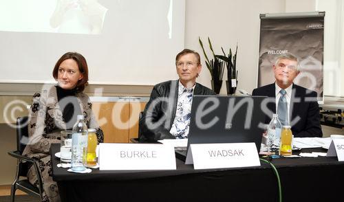 (C) fotodienst/Anna Rauchenberger - Wien, 12.11.2008 - Eine aktuelle Umfrage zeigt: Es gibt große Wissensdefizite bei Eltern in Bezug auf Kinderzahnpflege. Die Experten-Allianz, Thomas Schäfer-Elmayer und Wrigley unterstützen nun bei der richtigen Mundhygiene von Anfang an. FOTO v.l.: Dr. Verena Bürkle (Kinderzahnärztin und Präsidentin der Österreichischen Gesellschaft für Kinderzahnheilkunde, ÖGK), Dr. Walter Wadsak (Facharzt für Zahn-, Mund- und Kieferheilkunde, Vizepräsident der Österreichischen Gesellschaft für Parodontologie, ÖGP, Spezialist für Paradontologie (European Dental Association)), Prof. Dkfm. Thomas Schäfer-Elmayer