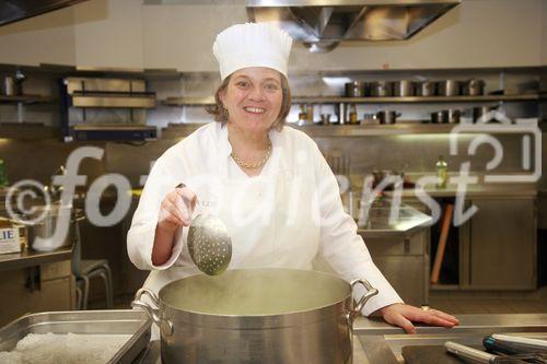 Die luxemburgisch-österreichische Gesellschaft und die luxemburgische Botschaft luden zu einem exklusiven Diner mit Sterneköchin Lea Linster ins Wiener Modul ein. Foto: Lea Linster