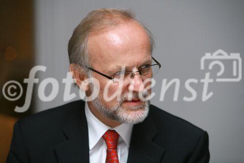 Die luxemburgisch-österreichische Gesellschaft und die luxemburgische Botschaft luden zu einem exklusiven Diner mit Sterneköchin Lea Linster ins Wiener Modul ein. Foto: Botschafter Marc Thill