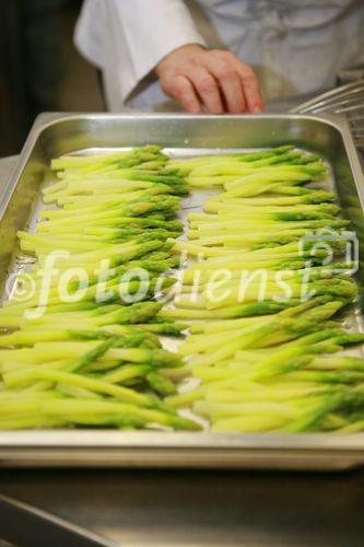 Die luxemburgisch-österreichische Gesellschaft und die luxemburgische Botschaft luden zu einem exklusiven Diner mit Sterneköchin Lea Linster ins Wiener Modul ein. Foto: Spargel