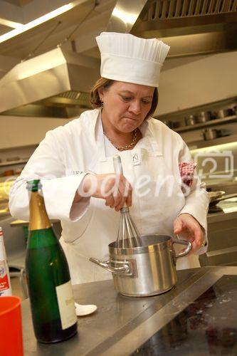 Die luxemburgisch-österreichische Gesellschaft und die luxemburgische Botschaft luden zu einem exklusiven Diner mit Sterneköchin Lea Linster ins Wiener Modul ein. Foto: Lea Linster