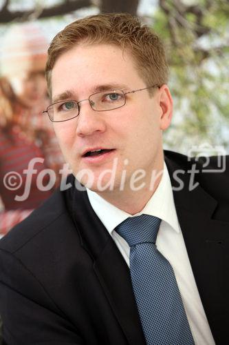 (C) fotodienst/Anna Rauchenberger - Wien, 04.11.2008 - Microsoft Karriere Campus - Microsoft Österreich startet eine Recruitment- und Ausbildungsoffensive zur Beseitigung des heimischen IT-Fachkräftemangels. FOTO: Univ.Prof. Dr. Gottfried Haber (Studienautor und Leiter des METIS Instituts)