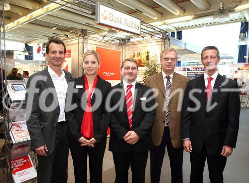 (C) fotodienst/Anna Rauchenberger - Wien, 18.10.2008 -  EvOTION: 5. Wiener Kleingartenmesse in der Wiener Stadthalle, Messe für Bauen, Wohnen und Freizeit im Kleingarten. FOTO v.l.:  Christian Oxonitsch (Gemeinderat), BA Mitarbeiterin und Mitarbeiter, Präsident Ing. Wilhelm Wohatschek (Präsident Zentralverband der Kleingärten Österreichs), Auguts Pribil (Leiter Kleingartenservice BA),