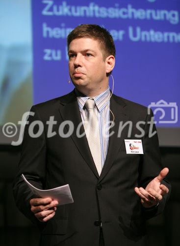 (C) fotodienst/Anna Rauchenberger - Wien, 16.10.2008 -  Der 'ebiz egovernment award 2008' zeigt die Möglichkeiten von Informationstechnologie (IT) bei der Neugestaltung von Geschäftsprozessen auf und stellt den Wandel des Wirtschaftens dar, der durch die Digitalisierung eintritt. FOTO: Martin Szelgrad (Moderation)