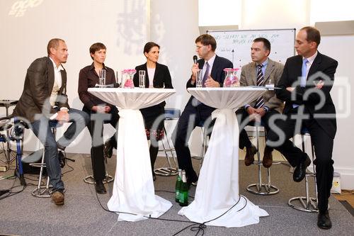 (C) fotodienst/Anna Rauchenberger - Wien, 14.10.2008 -  Das Österreichische Controller-Institut veranstaltete am 14. und 15. Oktober den 15.Österreichischen NPO-Kongress. Unter dem Titel 'Wege zum nachhaltigen Erfolg' wurden Erfolgsbeispiele aus der öffentlichen Verwaltung und Best-Practice im NPO-Management vorgestellt. FOTO v.l.: Gery Keszler (Life Ball), Hildegard Aichberger (World Wildlife Fund, WWF), Karin Bauer (Leiterin des KarrierenStandard), Werner Wutscher (REWE-Austria), Rainer Riedl (Schmetterlingskinder), Christian Horak (Contrast Managememt Consulting, Wissenschaftlicher Leiter des NPO Kongresses)