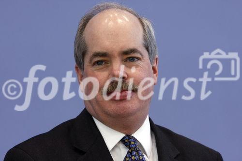 Berlin, den 22.04.2008-Bundespressekonferenz
Foto: Chris Flavin, Praesident des Worldwatch Institute in Washington, bei einer Pressekonferenz
zur Vorstellung des Berichts 