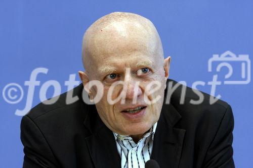 Berlin, den 22.04.2008-Bundespressekonferenz
Foto: Ralf Fuecks, Vorstand der Heinrich-Boell-Stiftung,  bei einer Pressekonferenz
zur Vorstellung des Berichts 