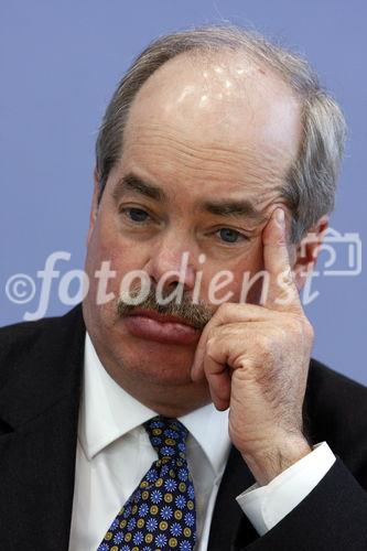 Berlin, den 22.04.2008-Bundespressekonferenz
Foto: Chris Flavin, Praesident des Worldwatch Institute in Washington, bei einer Pressekonferenz
zur Vorstellung des Berichts 