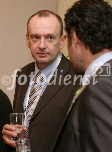 (C) fotodienst/Anna Rauchenberger - Wien, 08.10.2008 -  Vortrag 'Menschen-Spuren im Datenfluss -
Hinter all unseren Dienstleistungen steckt der Mensch' von einem bekannten ORF-TV-Wirtschafts-Journalisten und Autor im Rahmen des IT//Lounge, Informatik Talk. 