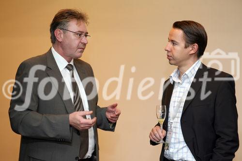 (C) fotodienst/Anna Rauchenberger - Wien, 08.10.2008 -  Vortrag 'Menschen-Spuren im Datenfluss -
Hinter all unseren Dienstleistungen steckt der Mensch' von einem bekannten ORF-TV-Wirtschafts-Journalisten und Autor im Rahmen des IT//Lounge, Informatik Talk. 