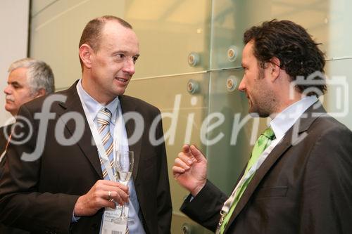 (C) fotodienst/Anna Rauchenberger - Wien, 08.10.2008 -  Vortrag 'Menschen-Spuren im Datenfluss -Hinter all unseren Dienstleistungen steckt der Mensch' von einem bekannten ORF-TV-Wirtschafts-Journalisten und Autor im Rahmen des IT//Lounge, Informatik Talk. 