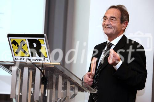 (C) fotodienst/Anna Rauchenberger - Wien, 08.10.2008 -  Vortrag 'Menschen-Spuren im Datenfluss -
Hinter all unseren Dienstleistungen steckt der Mensch' von einem bekannten ORF-TV-Wirtschafts-Journalisten und Autor im Rahmen des IT//Lounge, Informatik Talk. FOTO: Dr. Walter Sonnleitner (ORF-TV-Wirtschafts-Journalist und Autor)