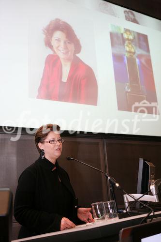 (C) fotodienst/Anna Rauchenberger - Wien, 07.10.2008 - Die I.M.Austria vergibt im Rahmen der access 2008 den IMA-Award 2007, der jedes Jahr eine Persönlichkeit aus Wirtschaft oder Politik für besondere Leistungen in der Österreichischen Messe-, Event- und Kongresswirtschaft auszeichnet. FOTO: Christine Marek (Staatsekretärin im Bundesministerium für Wirtschaft und Arbeit)