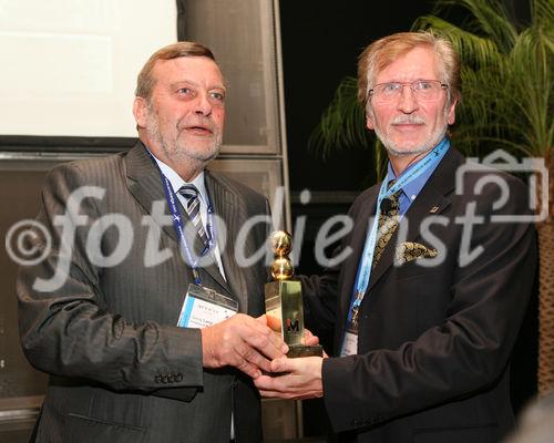 (C) fotodienst/Anna Rauchenberger - Wien, 07.10.2008 - Die I.M.Austria vergibt im Rahmen der access 2008 den IMA-Award 2007, der jedes Jahr eine Persönlichkeit aus Wirtschaft oder Politik für besondere Leistungen in der Österreichischen Messe-, Event- und Kongresswirtschaft auszeichnet. FOTO v.l.: Dir. Georg Lamp (Congress und Messe Innsbruck GmbH), Leslie P.C. Zech (Vorstandssprecher der I.M. Austria)