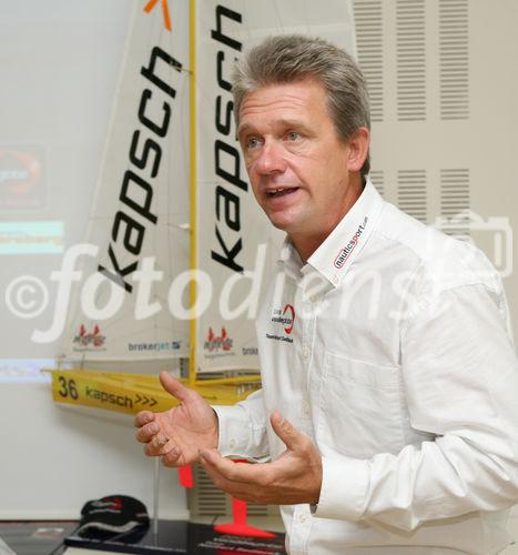 (C) fotodienst/Anna Rauchenberger - Wien, 6.10.2008 -  Österreichischer Extremsegler startet mit Partner Kapsch bei der härtesten Einhandregatta der Welt, der Vendée Globe 2008. FOTO: Norbert Sedlacek (Extremsegler)