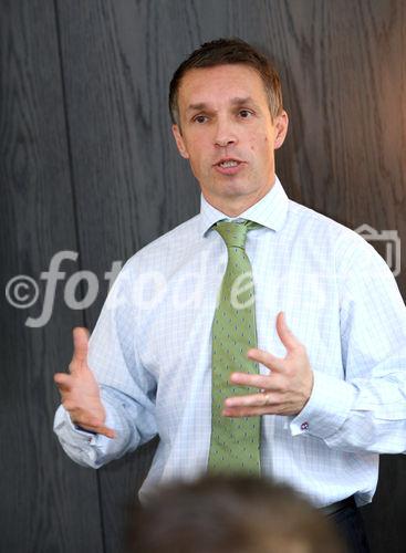 (C) fotodienst/Anna Rauchenberger - Wien, 3.10.2008 - CA Cheuvreux eröffnet eine neue Zweigstelle in Österreich. FOTO: Alfred Reisenberger (Chefanalyst von CA Cheuvreux Österreich)  