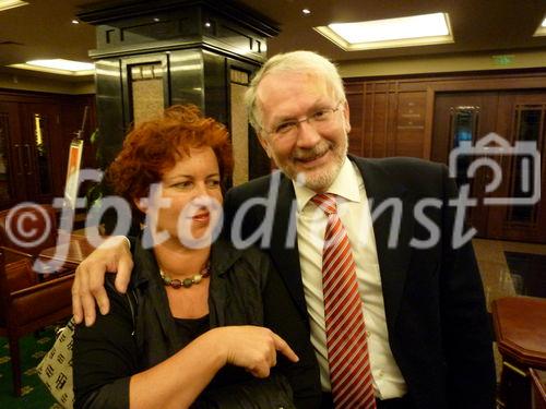 TPA Horwath Partner Gerhard Burger mit Frau bei der TPA Horwath Standort Eröffnung im Grand Hotel Sofia.