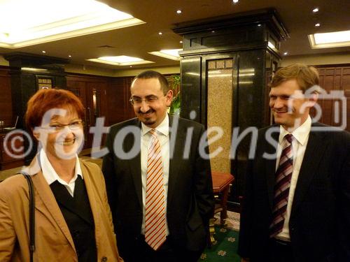 Die Vorsitzende der TPA Horwath Geschäftsführung, Gerda Plajer, mit Kollegen bei der Eröffnung des neuen Standortes Sofia im Grand Hotel.