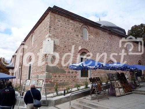 Beispiel für eine orthodoxe Kirche aus der Zeit der Bulgarischen Wiedergeburt um 1850 in der Altstadt von Plovdiv. In dieser Zeit begannen die Auflösungstendenzen des Osmanischen Reiches, die ihren Höhepunkt um 1878 erreichten, der Befreiung des Landes vom sogenannten Türkischen Joch. 