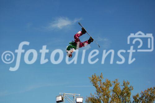 Am freestyle-event in Zürich treffen sich die weltbesten freestyle-champions zum Wettbewerb/contest. Rund 40'000 zumeist jüngere Personen besuchten den Anlass.