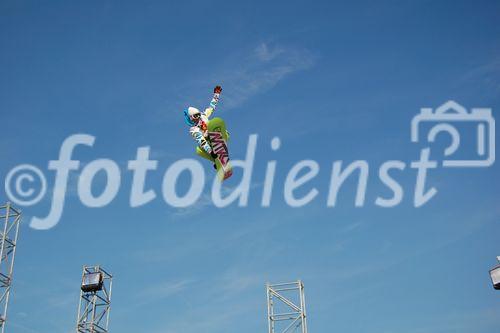 Am freestyle-event in Zürich treffen sich die weltbesten freestyle-champions zum Wettbewerb/contest. Rund 40'000 zumeist jüngere Personen besuchten den Anlass.