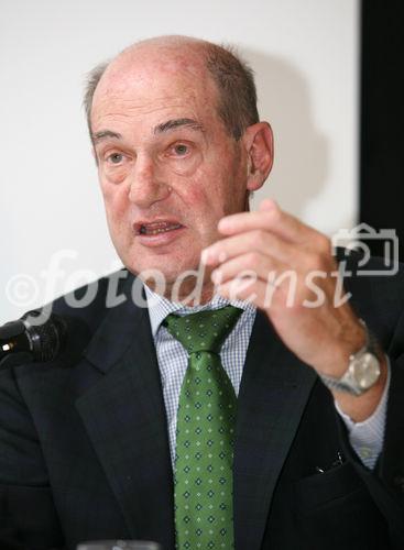 (C) fotodienst/Anna Rauchenberger - Wien, 26.9.2008 - Technisches Museum Wien: 50 Jahre Herzschrittmacher - Technik im Körper. FOTO: Univ.-Prof. Dr. Konrad Steinbach (Präsident Österreichischer Herzfonds)