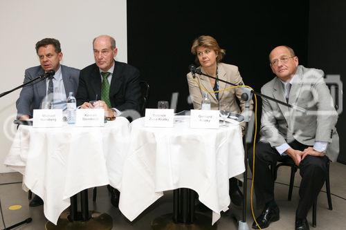 (C) fotodienst/Anna Rauchenberger - Wien, 26.9.2008 - Technisches Museum Wien: 50 Jahre Herzschrittmacher - Technik im Körper. FOTO: OA Dr. Michael Nürnberg (Wilhelminenspital/3. Med. Abteilung), Univ.-Prof. Dr. Konrad Steinbach (Präsident Österreichischer Herzfonds), Dr. Gabriele Zuna-Kratky (Direktorin des Technischen Museums Wien), Dr. Gerhard Kratky (GF FWF - Der Wissenschaftsfonds).