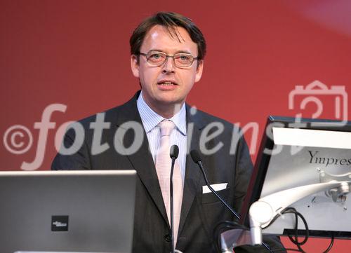 (C) fotodienst/Anna Rauchenberger - Wien, 24.9.2008 - Österreichische Medientage: Was kommt - was bleibt - Die Österreichische Medienlandschaft am Scheideweg: Die Medienlandschaft im Strukturwandel. Noch weiß niemand, welche Veränderungen nachhaltig und welche nur modisch sind. Hochkarätige Key Speaker und Teilnehmer diskutieren medienpolitische Aspekte, die mögliche mobile Revolution des TV, den Online-Boom und das Web 3.0. FOTO: Dr. Martin Fabel (A.T. Kearny)