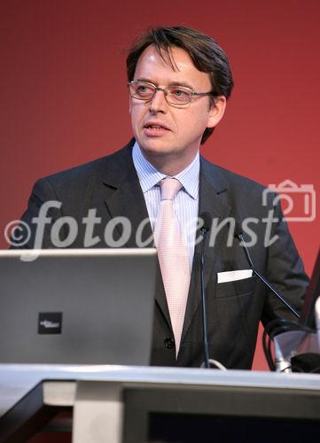 (C) fotodienst/Anna Rauchenberger - Wien, 24.9.2008 - Österreichische Medientage: Was kommt - was bleibt - Die Österreichische Medienlandschaft am Scheideweg: Die Medienlandschaft im Strukturwandel. Noch weiß niemand, welche Veränderungen nachhaltig und welche nur modisch sind. Hochkarätige Key Speaker und Teilnehmer diskutieren medienpolitische Aspekte, die mögliche mobile Revolution des TV, den Online-Boom und das Web 3.0. FOTO: Dr. Martin Fabel (A.T. Kearny)