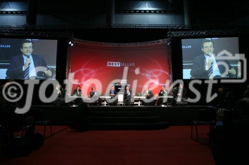 (C) fotodienst/Anna Rauchenberger - Wien, 24.9.2008 - Österreichische Medientage: Was kommt - was bleibt - Die Österreichische Medienlandschaft am Scheideweg: Die Medienlandschaft im Strukturwandel. Noch weiß niemand, welche Veränderungen nachhaltig und welche nur modisch sind. Hochkarätige Key Speaker und Teilnehmer diskutieren medienpolitische Aspekte, die mögliche mobile Revolution des TV, den Online-Boom und das Web 3.0. FOTO: Podium v.l.: Andreas Fuhlisch (Radio Marketing Service), Mag. Markus Breitenecker (ProSiebenSat.1 Austria), Walter Zinggl (ORF Enterprise), Franz Prenner (Mediaprint), Prof. Hans Mahr (mahrmedia), GD Anton Wais (Österreichische Post), KommR Dr. Heinrich Schuster (EPAMEDIA), Philipp Schindler (Google)