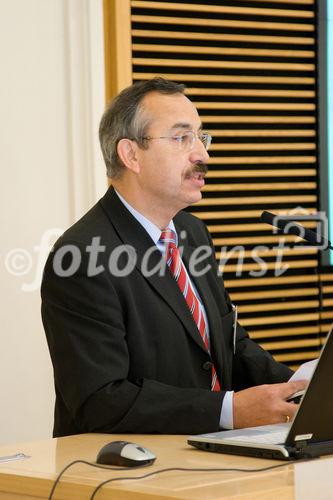 Herbert Hoffmann, Vizepräsident ADT-Bundesverband e.V.,
Geschäftsführer Technologiefabrik Karlsruhe GmbH
