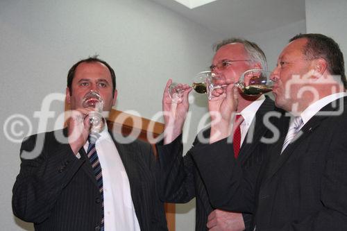 Genußregion Burgenland, Podersdorf 19.9.2008, Landwitrtschaftsminister Josef Pröll, Andreas Steiner Bürgermeister Podersdorf