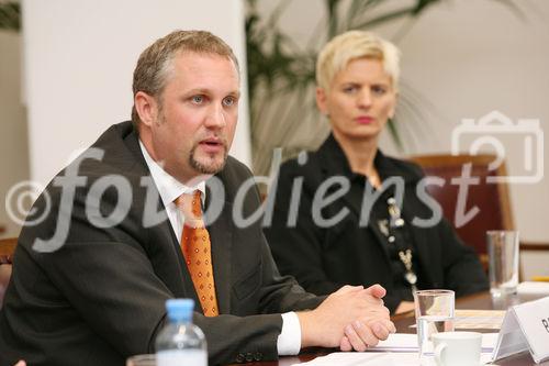 (C) fotodienst/Anna Rauchenberger - Wien, 17.09.2008 - Symantec bietet Unternehmen die notwendigen Lösungen für die Bedrohungslagen in der vernetzten Welt und präsentiert die globale Positionierung von Symantec sowie Strategie in Österreich und Osteuropa. FOTO: Alexander Paral (Leiter Symantec Systems Engineering)