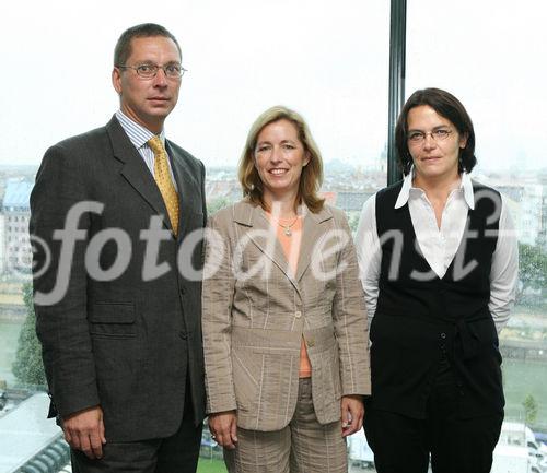 (C) fotodienst/Anna Rauchenberger - Wien, 16.9.2008 - Public Health: Verhütung und mehr - die neue 24/4-Tage Pille. FOTO v.l.: Univ.-Prof. Dr. med. René Wenzl (Oberarzt an der Universitätsklinik für Frauenheilkunde Wien), Dr. med. Inge Frech (Gynäkologin und Psychotherapeutin, Purkersdorf und Wien), Astrid Eßl (GfK Austria Wien, Head of Business Unit Health Care)