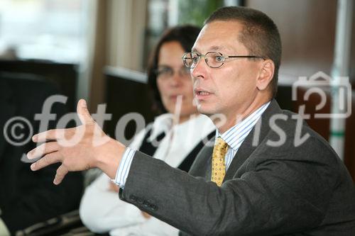 (C) fotodienst/Anna Rauchenberger - Wien, 16.9.2008 - Public Health: Verhütung und mehr - die neue 24/4-Tage Pille. FOTO:  Univ.-Prof. Dr. med. René Wenzl (Oberarzt an der Universitätsklinik für Frauenheilkunde Wien)