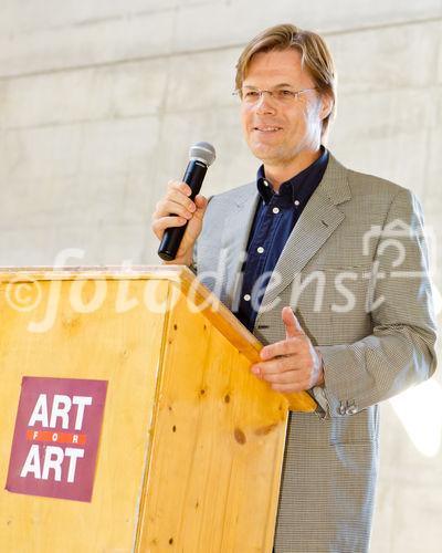 (C) fotodienst.at / Anna Rauchenberger - Wien, am 28.06.2011 - Anfang des Jahres wurde im Arsenal im 3. Wiener Gemeindebezirk mit der Errichtung einer neuen Probebühne für die Wiener Staatsoper begonnen. Heute, am 28. Juni 2011, fand die offizielle Gleichenfeier statt. FOTO: Hannes Venturo, Architekt